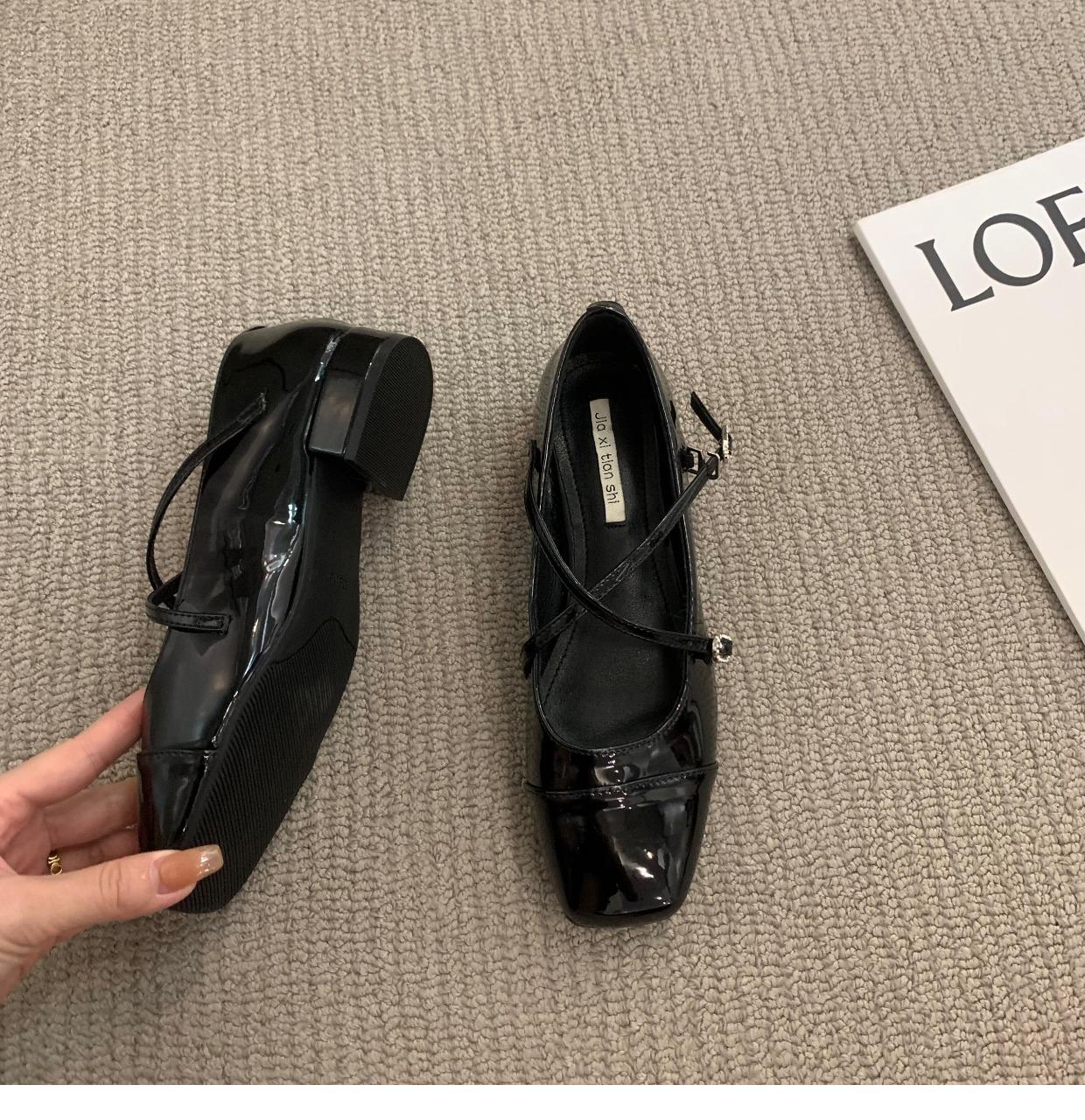 

Мода 2024 года, новые летние женские туфли Мэри Джейн с квадратным каблуком для офиса, отдыха, удобные, с крестообразным ремешком с пряжкой 39 чёрный