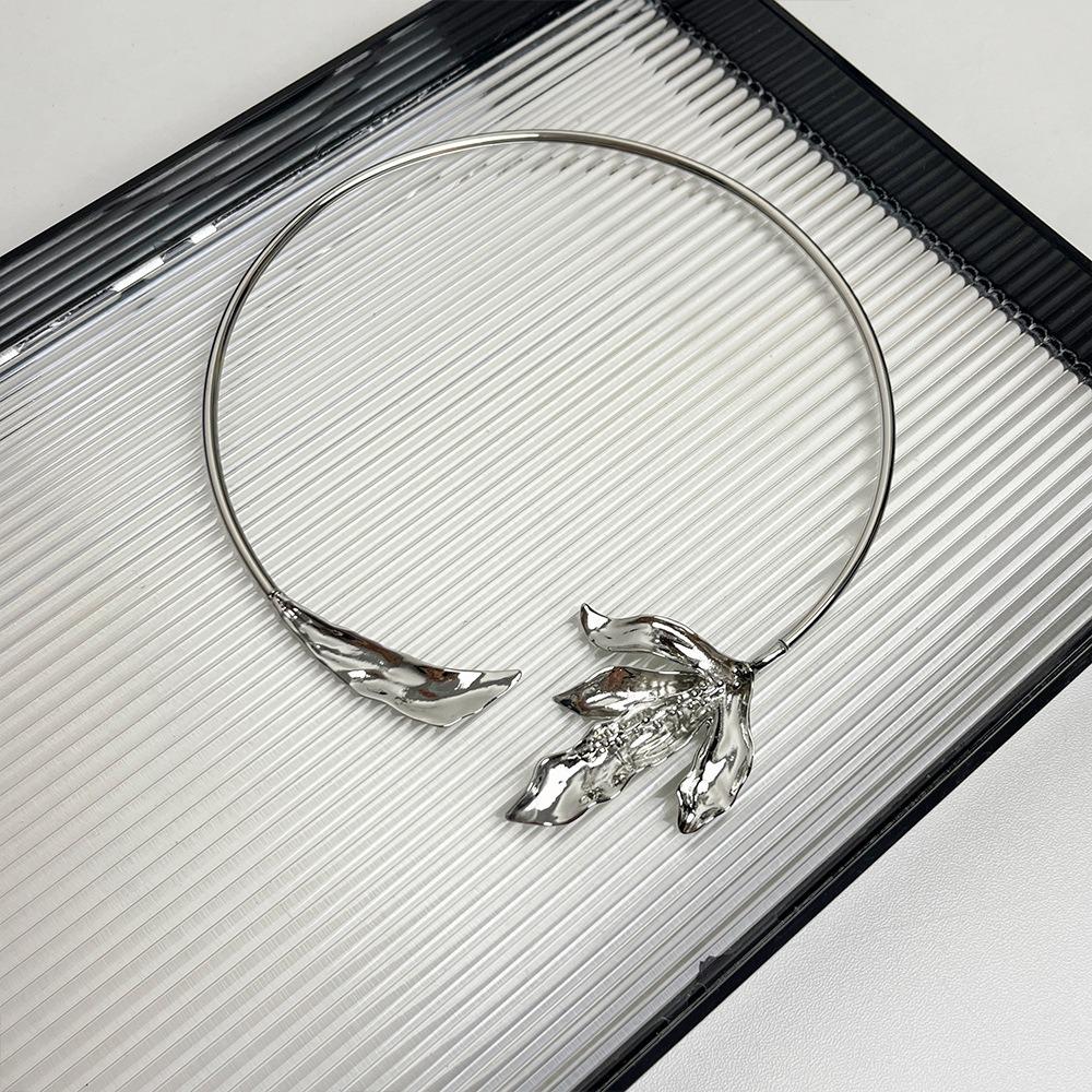 Gold and Silver Maple Leaf Choker Necklace Irregular Exaggerated Choker  for Women