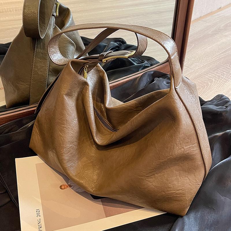 Large Capacity Bag Women's Autumn Versatile New Fashion Shoulder Messenger Bag Texture Pillow Tote Bag