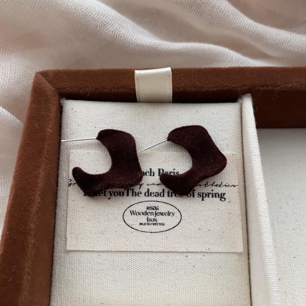 Vintage Suede Stud Earrings Ankola Red Temperament High-End Autumn And Winter French Versatile Atmosphere Earrings