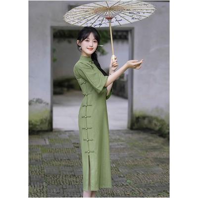 Traditionelles, verbessertes chinesisches Cheongsam, elegantes, langes Kleid im Retro-Stil