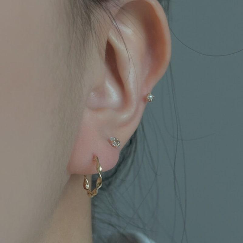 BettyU 14k gold wave one-touch earrings