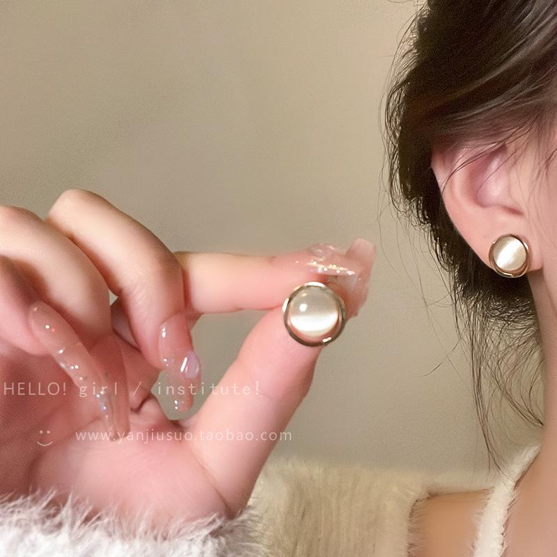 

French niche premium sense geometric opal earrings women s versatile temperament winding millet bead stud earrings ear jewelry