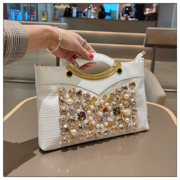 New Underarm Commuter Leather Handbag with Stylish Texture and Chain Shoulder Bag for Women