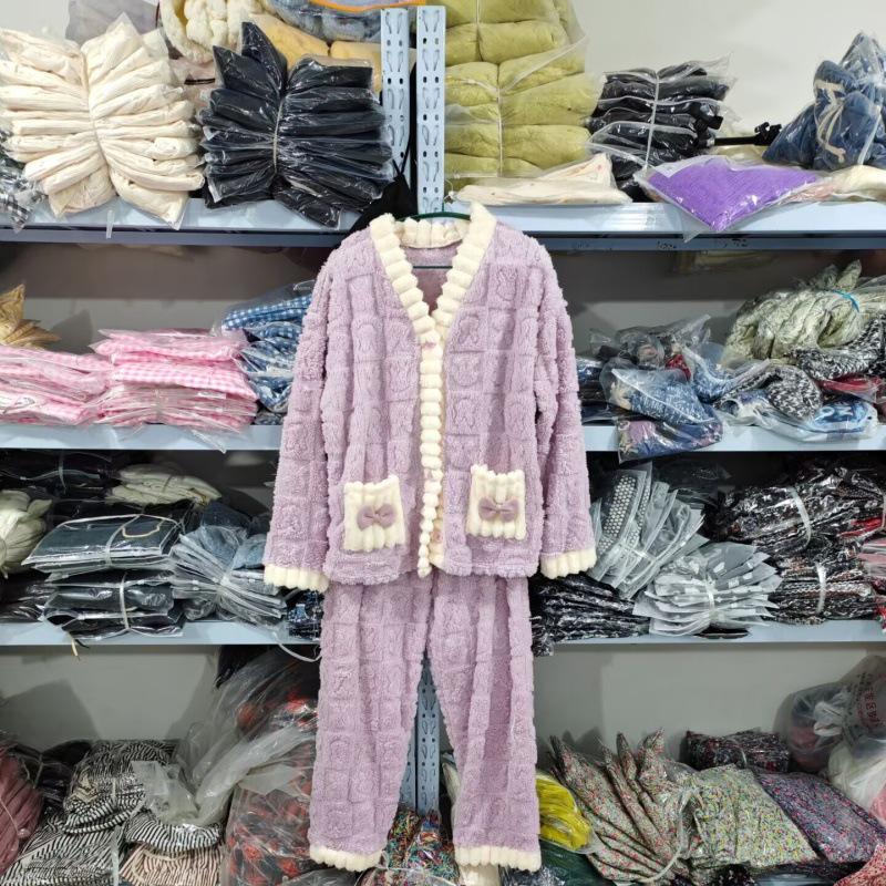 Women's Sweet Style Coral Fleece Pajamas Set with Rabbit Head Jacquard and Bowknot, Thickened for Autumn and Winter 2025.