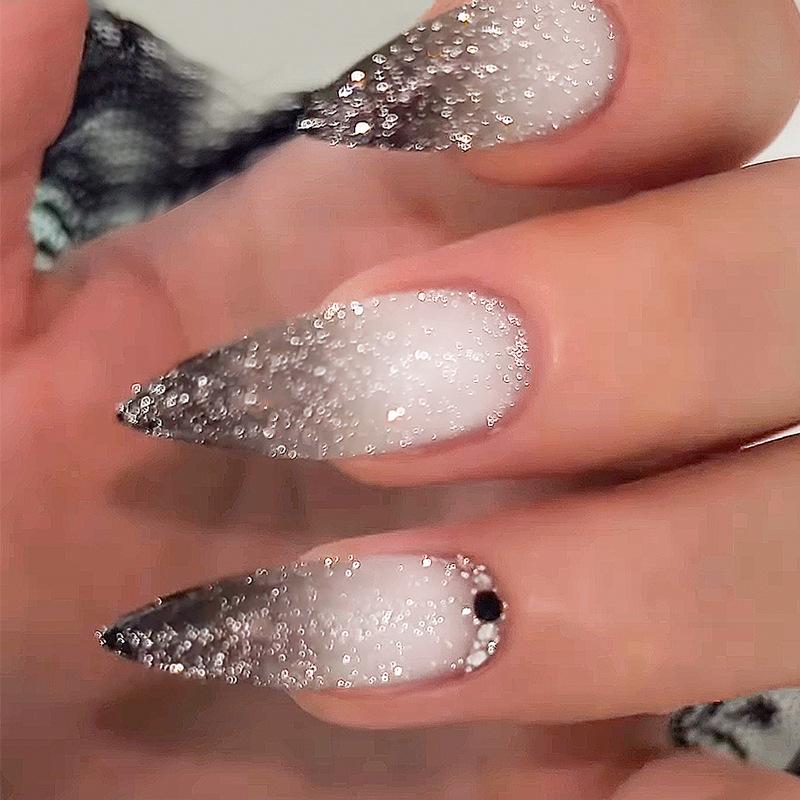 

Set of 24 Artificial Press On Nails with Gradient Design Full Cover False Nails for Easy Application and Durable Wear One Size