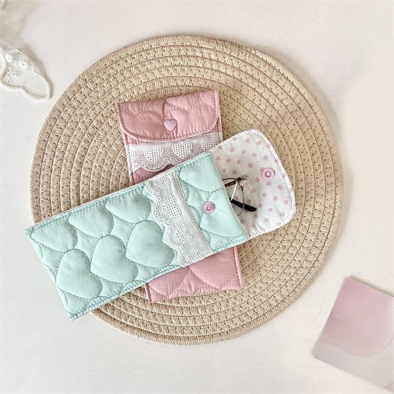 Fashionable Portable Eyewear Organizers Protective Sunglasses Pouch Convenient for Everyday Use and Travel Accessory