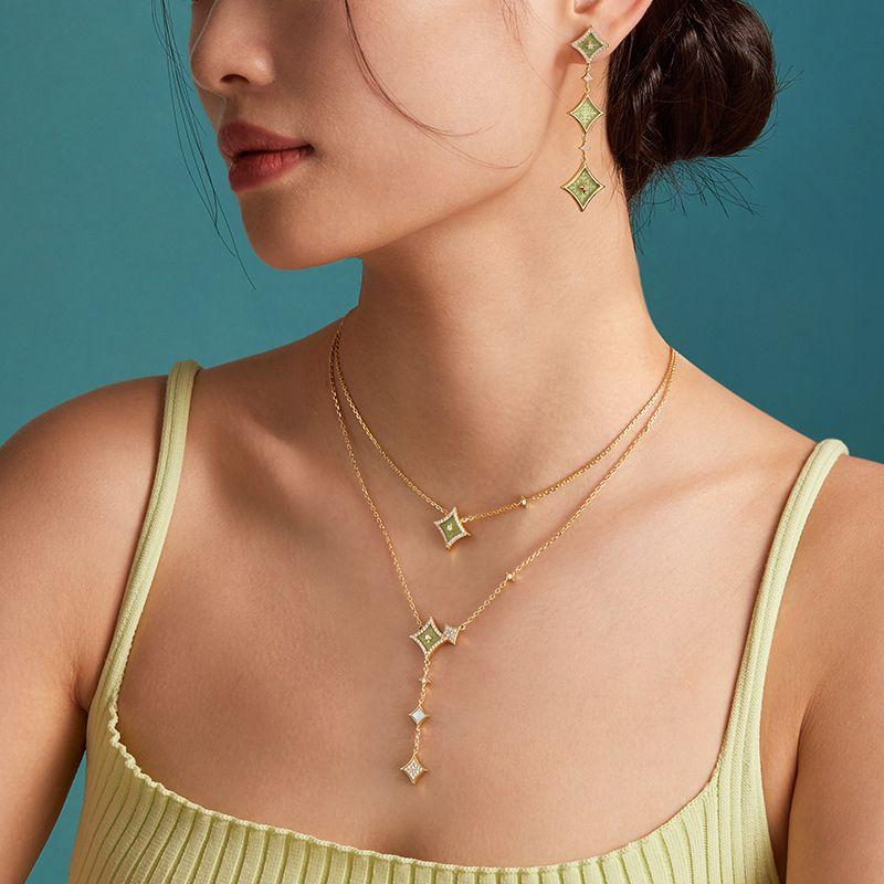 

Lola Rose Rolla Rose Серьги-пусеты «Мерцающая звезда» Женский нишевый стиль Классическая доступная роскошь Мода Подарок на день рождения Dongling Jade-LR60113