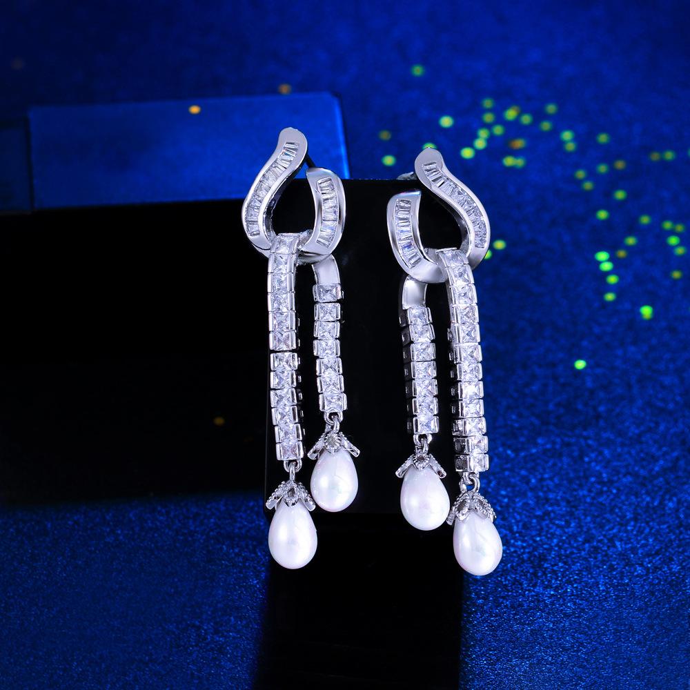 

Light Luxury Premium Knot Zircon Earrings Pin Earrings Inlaid Zircon Design Earrings
