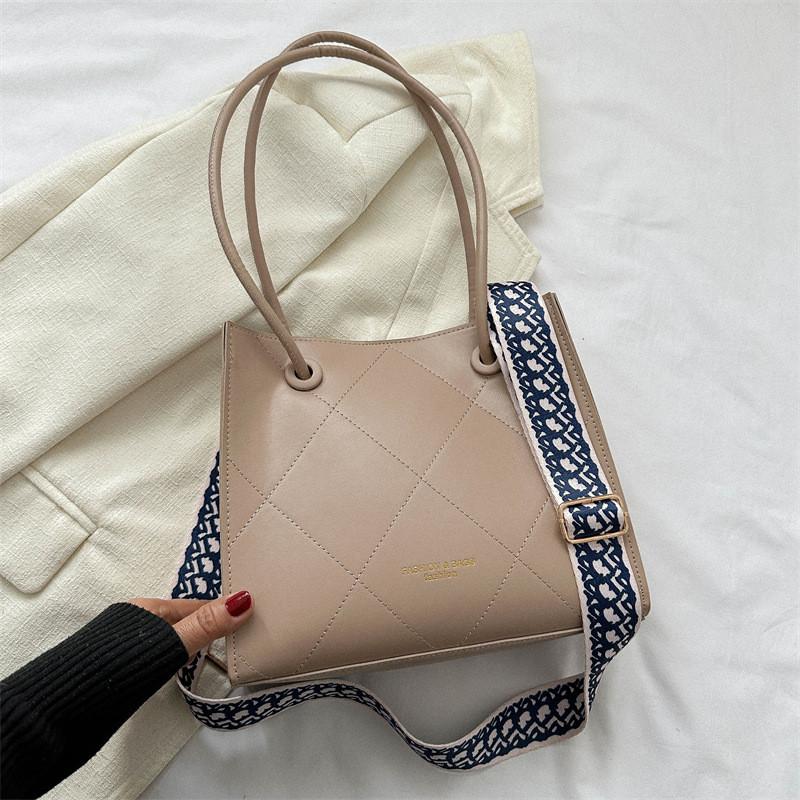 

Chic Versatile Tote Bag For Women Stylish Commuter Shoulder Purse In Black And Brown хакі