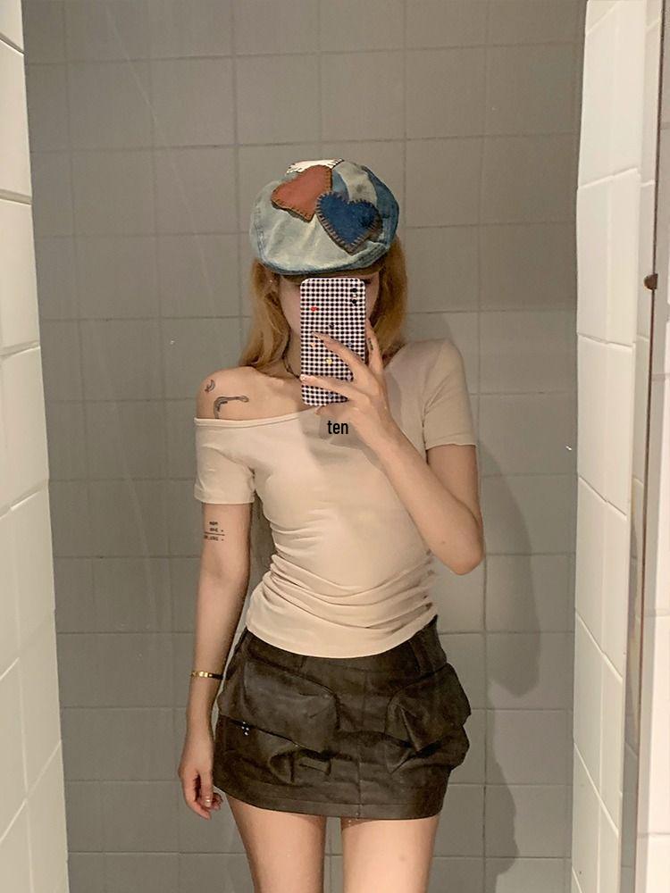 Spring 2025 Off-Shoulder Slim Fit Women's T-Shirt - Solid Color, Short-Sleeve Pullover