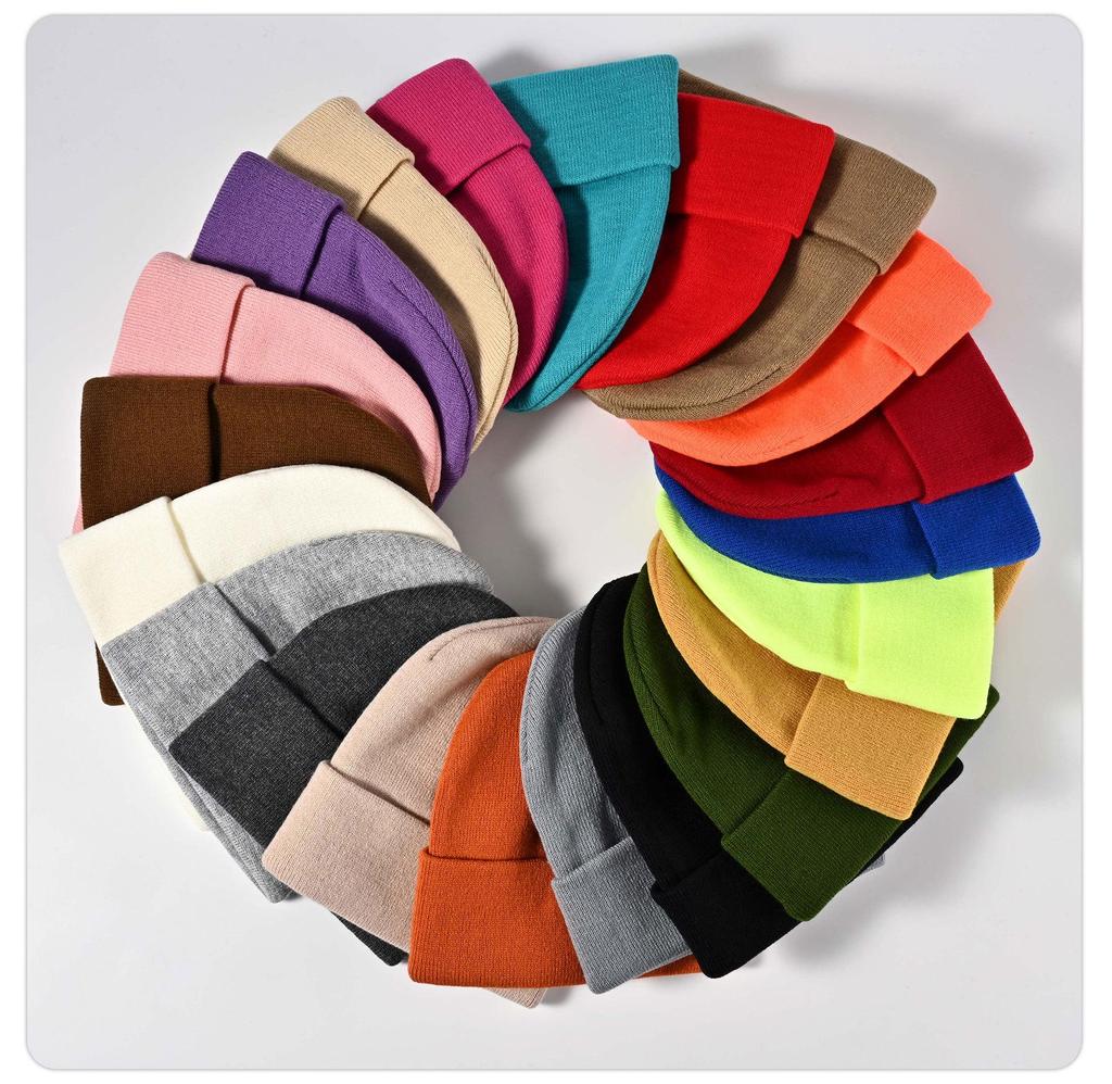Unisex Korean-Style Embroidered Wool Beanie for Autumn/Winter – Slimming Look, Ideal for Outdoor Activities
