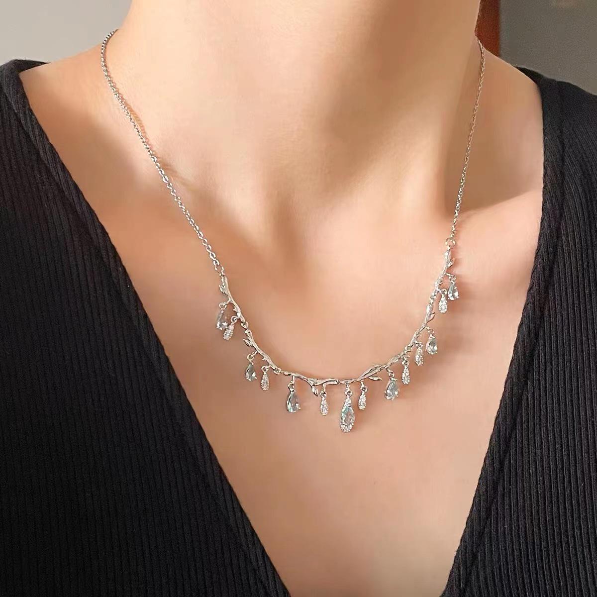 Sterling Silver Fairy Tassel Teardrop Necklace - Elegant Women s Sweater Chain and Clavicle Pendant платиновый