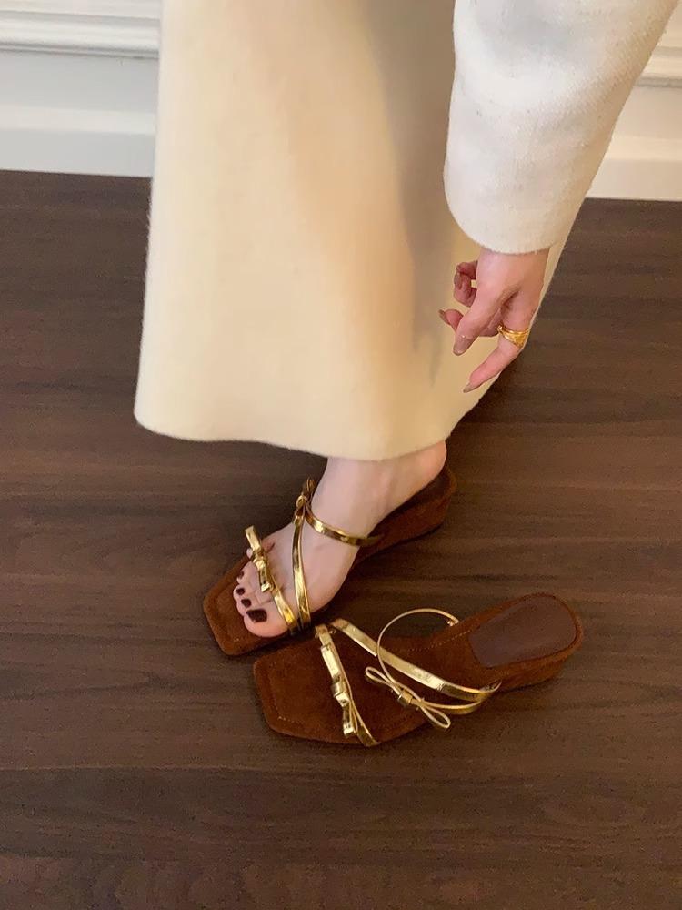 

Retro evening wind slope heel slippers women s summer wear silver high heel cool slippers with skirt beach sandals Roman women s shoes 40 золотий