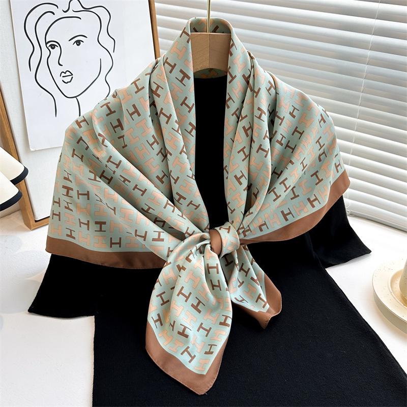 

Смугастий твіловий шовковий шарф: Велика квадратна шаль та сонцезахисна дорожня хустка на голову - 90 см, ідеально підходить для весни та осені 90x90cm