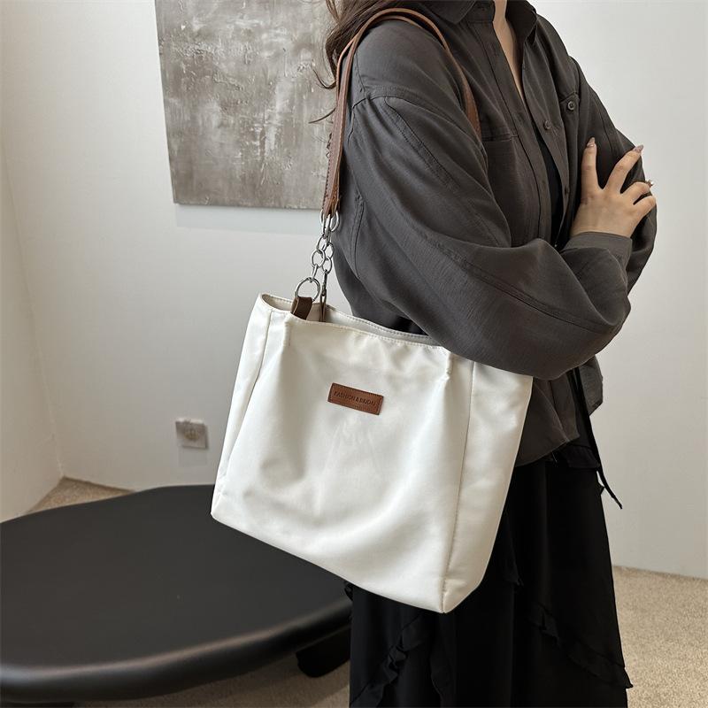 Large-capacity Summer Big Bag Women's 2025 New Foreign-style Shoulder Bag Fashionable Niche Beautiful Commuter Tote Bag