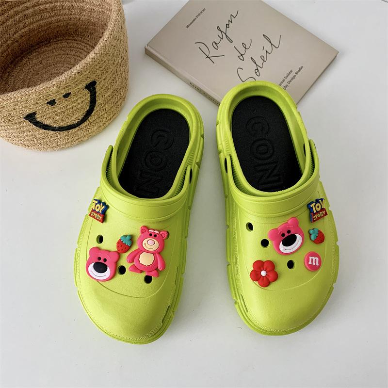 Hole shoes women's 2025 new women's muffin platform beach shoes student bag head wearing sandals