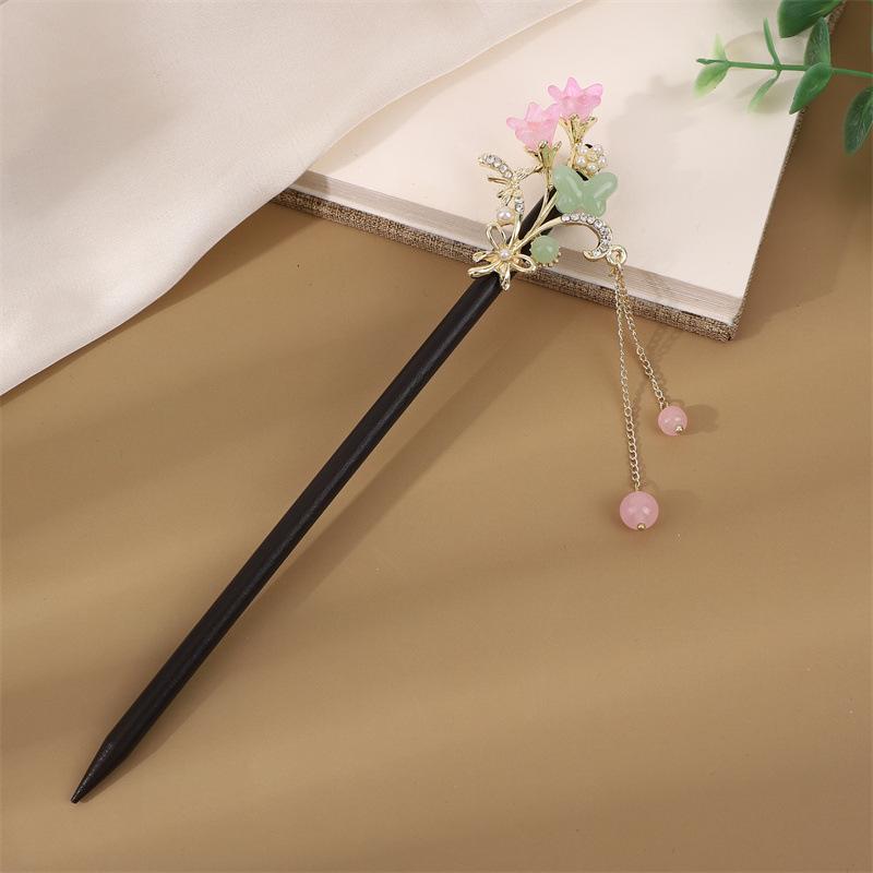 Ebony Style Tassel Hairpin: Vintage Wooden Hair Accessory for Women, Perfect for Simple Updos and Ancient Costume Adornments