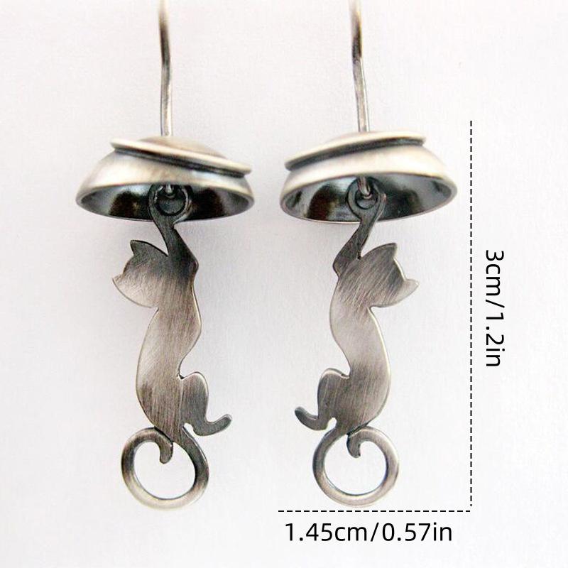 2022 New Simple Geometric Long Hook Earrings Ladies Ethnic Personality Antique Triangle Metal Spiral Earrings Jewelry