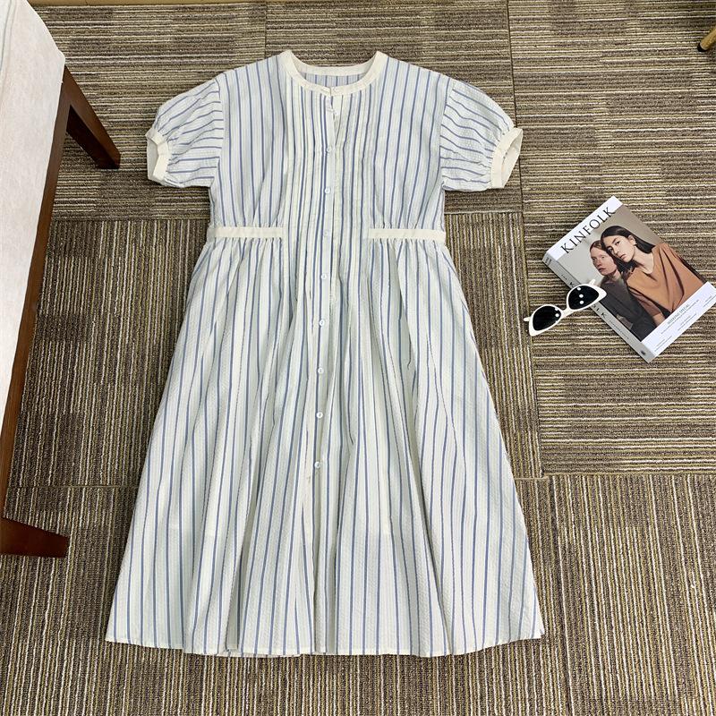 

Рисунок линии девушка со знанием полосатое платье из окрашенной пряжи женское летнее с французским круглым вырезом и рукавами-фонариками, высокое чувство M