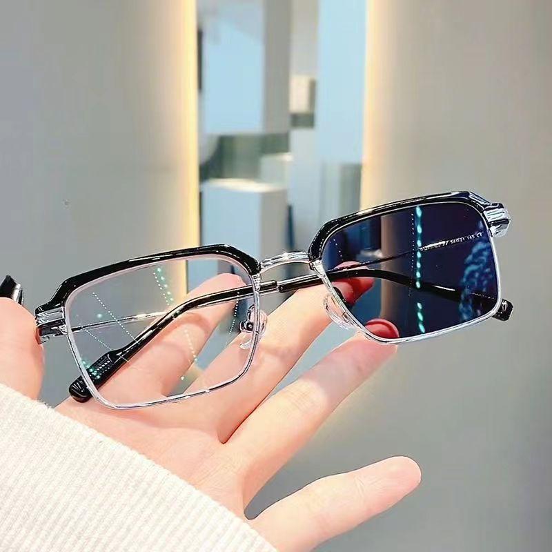 Pochromism Reading Glasses Man HD Anti Blue Light Eyeglasses Fashion Transparent Presbyopia Glasses Women
