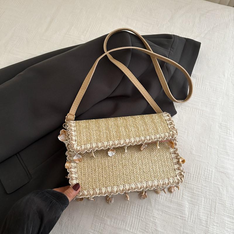 Fashionable Woven Textured Lace And Tassel Decoration Women Casual Shoulder Bag For Daily Use And Vacation