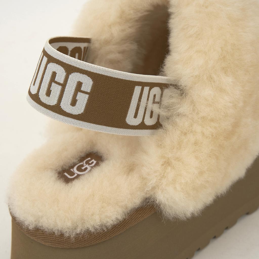 UGG נעלי בית פאנקט ערמוני נעלי ספורט חומות לנשים 1113474-CHE