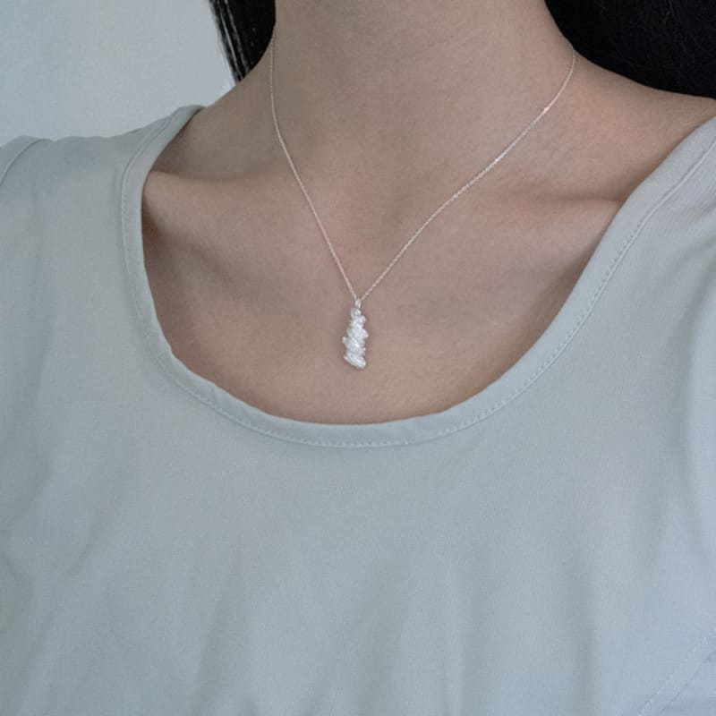 Mouvebament White Crown Necklace_Silver 925