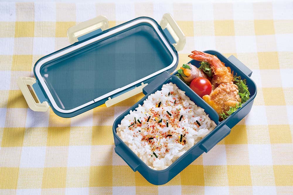 Skateboard Lunch Enkel Tillverkad för med Låsning för Diskmaskin och Mikrovågsugn Havsblå Låda, 530ml, Nivå, Japan, Kvinnor, 4-Punkts Läckagesäker Förvaring,