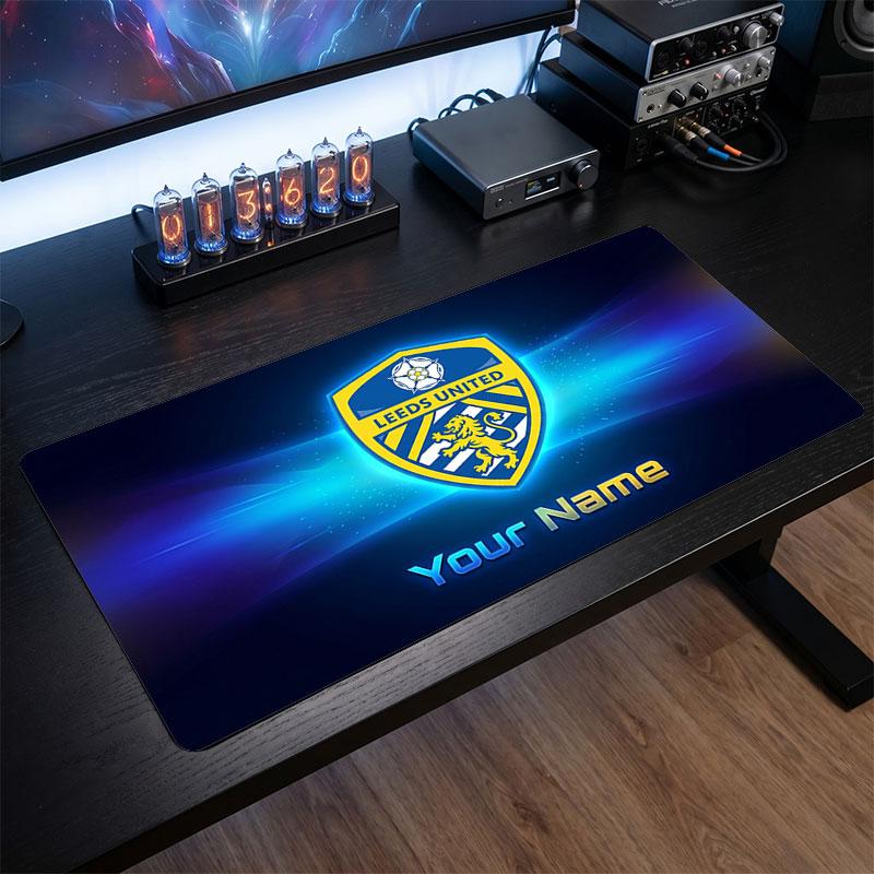 Leeds United Individuelles Großes Mauspads, Personalisierter Name Textdruck, Fußball Logo Rutschfeste Schreibtischmatte Gaming Geschenk