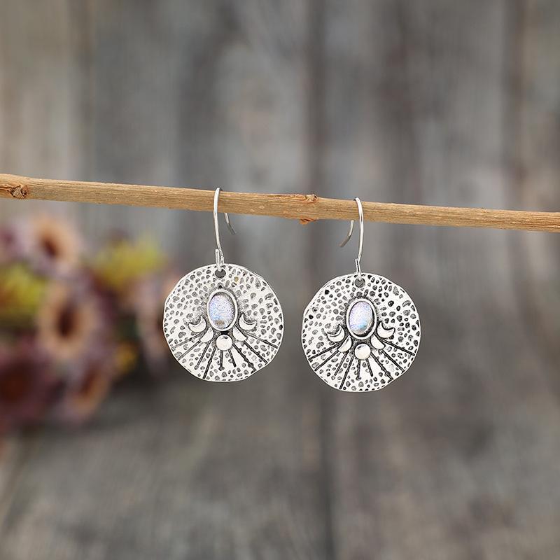 

Этнические медного цвета овальные серьги с разноцветными камнями, винтажные металлические серьги-подвески с гравировкой в виде луны для женщин, ювелирные изделия