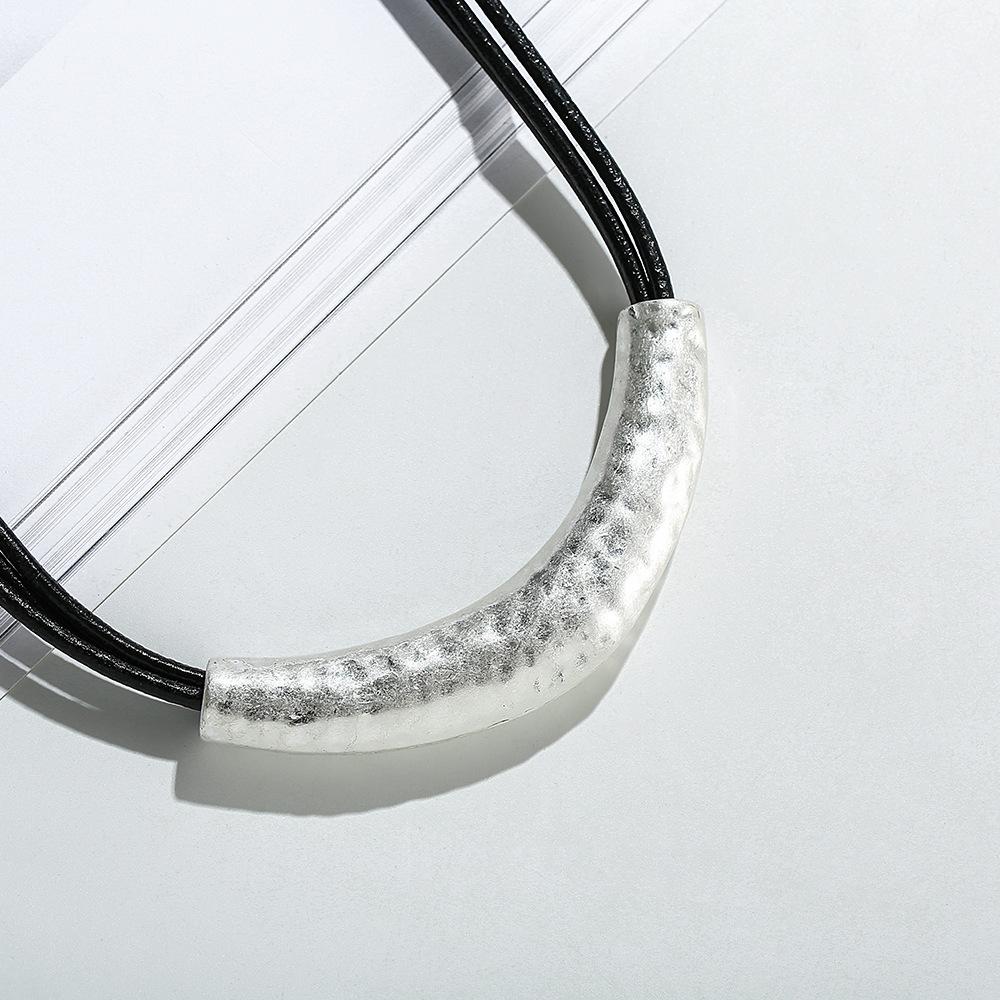 

Взрывной necklace Европейский и американский атмосферный матовый простой изогнутый ключица женский ins высококачественный короткий necklace