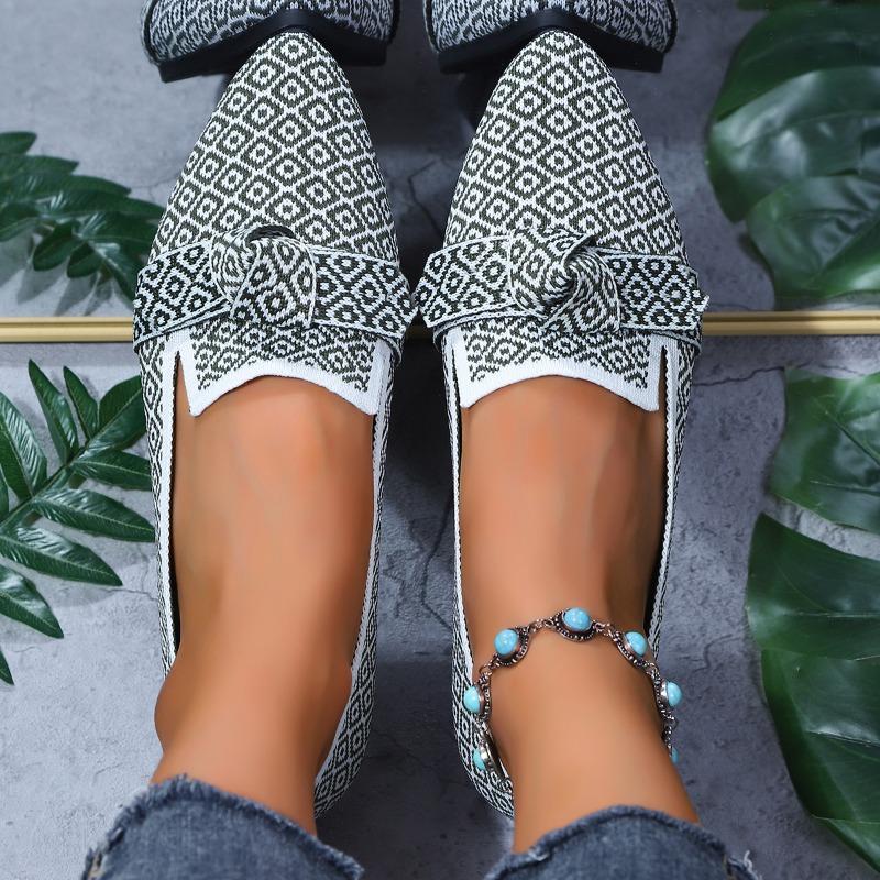 Skinny pointed large size flat single shoes women, fashionable flying weaving one pedal bow casual breathable color matching single