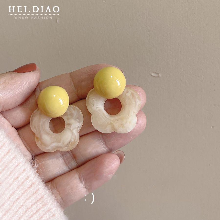 Pearl Asymmetrical Earrings: Elegant Autumn/Winter European & American Style