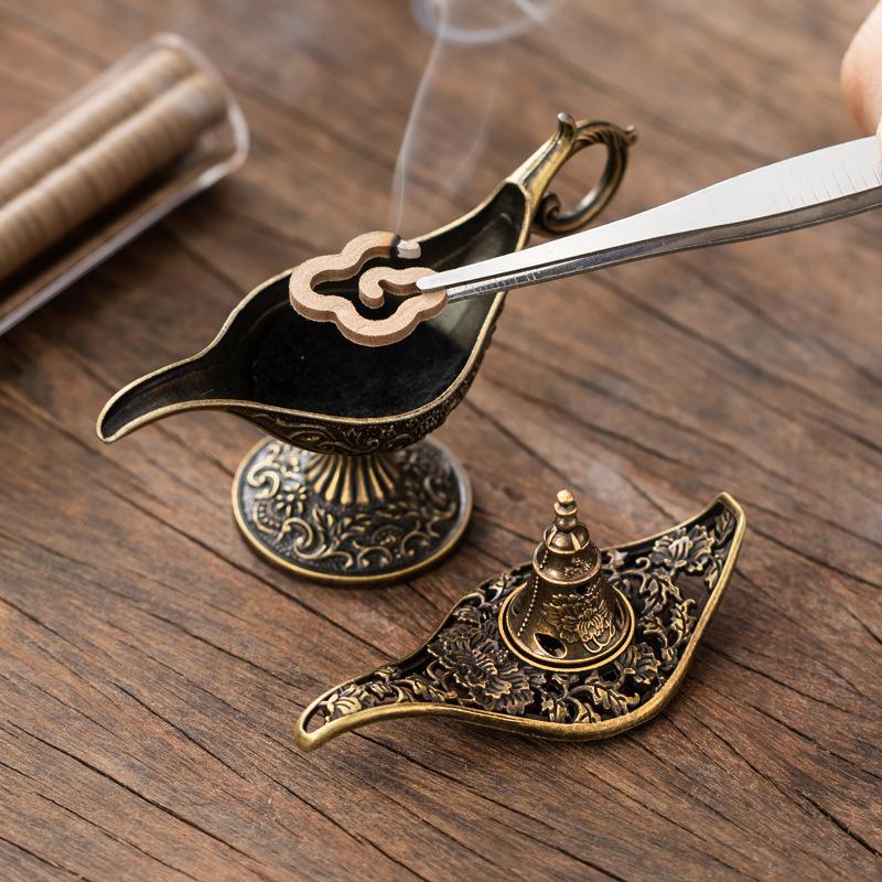 Aladdin Genie Lamp Incense Burner Made of Alloy Material Ideal for Tea Ceremony Decoration and Incense Use