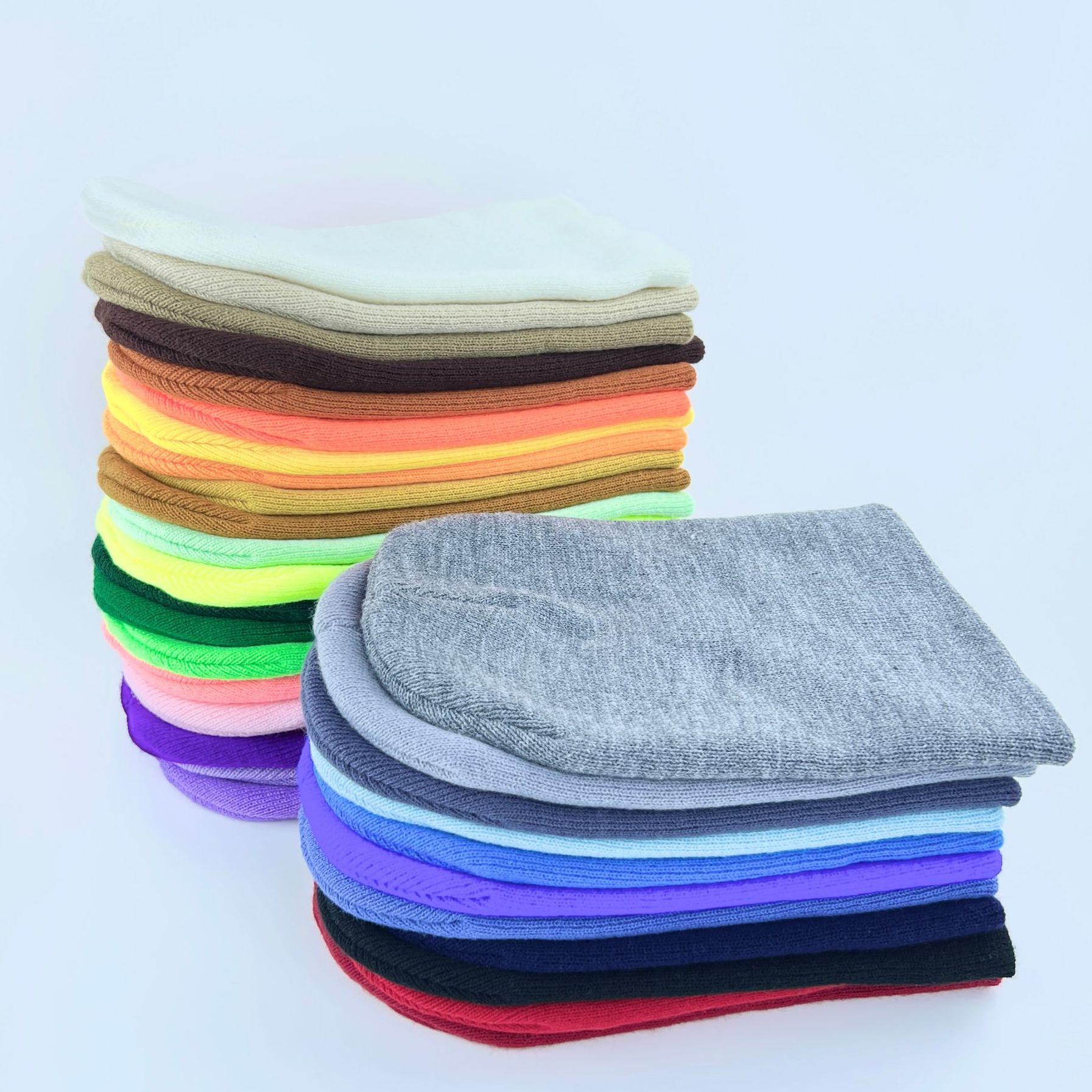 Однотонная шапка унисекс — фото 3