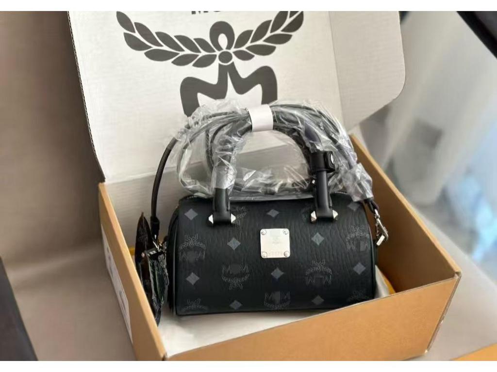 Women's 2024 Autumn/Winter Genuine Leather Boston Pillow Bag: Versatile Luxury Shoulder, Hand, and Crossbody Small Bag