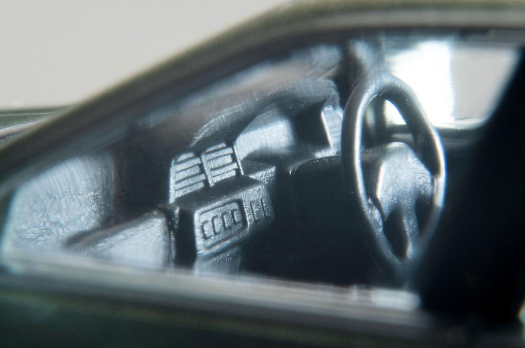 Tomica Limited Vintage Neo Dangerous Detective Nissan Cefiro Sports Cruising Hotový produkt LV-N Vol.11