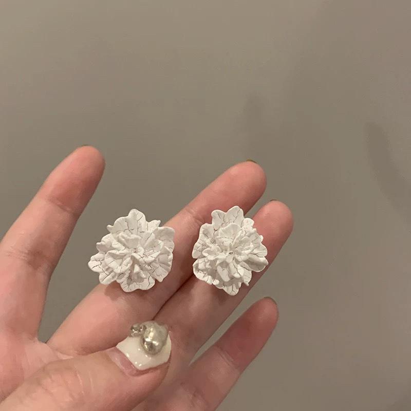 

2025 Белые шифоновые серьги-пусеты с цветами, изысканные, сказочные, для больших круглых лиц