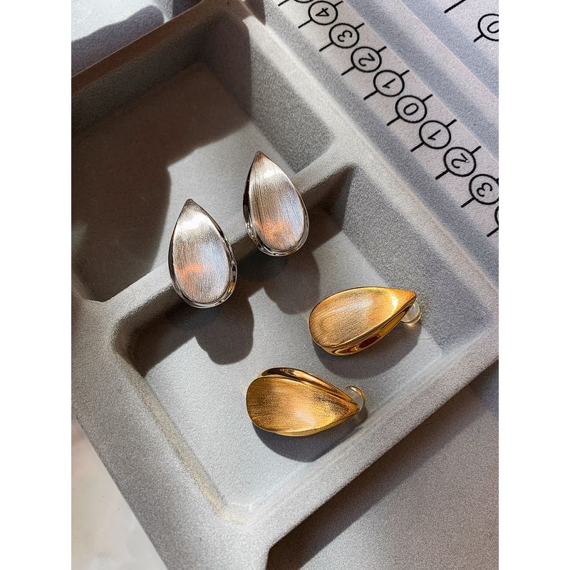 925 Sterling Silver European and American Retro Brushed Gold and Silver Water Drop Metal Stud Earrings for Women, High-End Light Luxury Earrings
