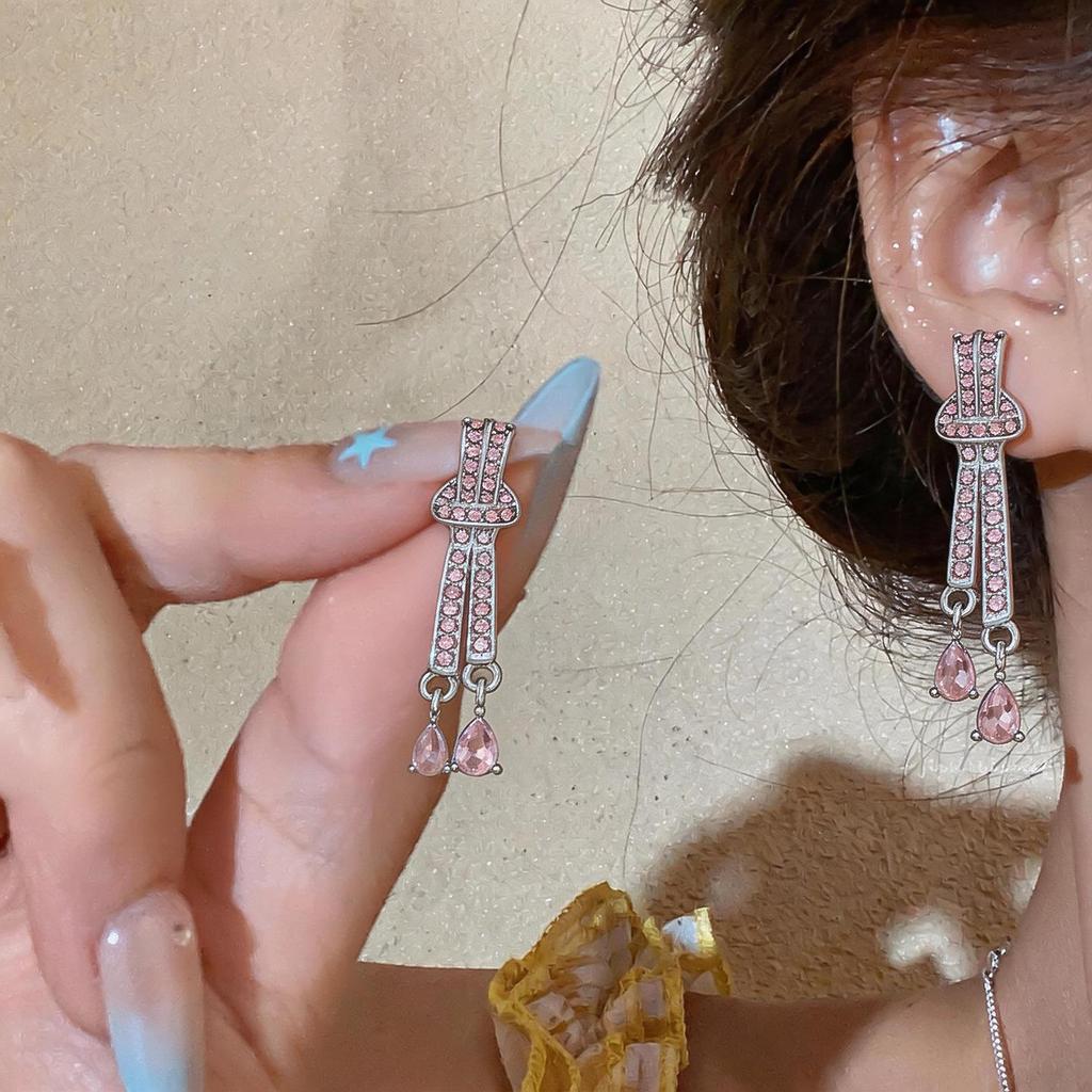 Light Luxury Silver Needle Rhinestone Water Drop Stud Earrings – Elegant Retro Design