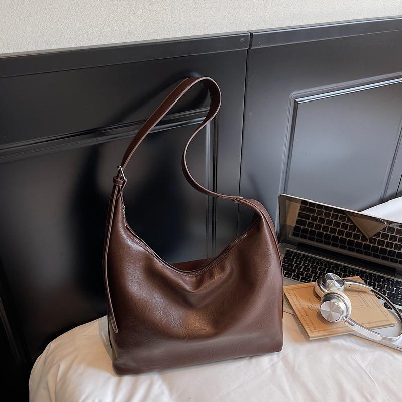 Large-capacity Commuter Handbag Fashionable and Retro Shoulder Bag Casual and Trendy Underarm Tote Bag