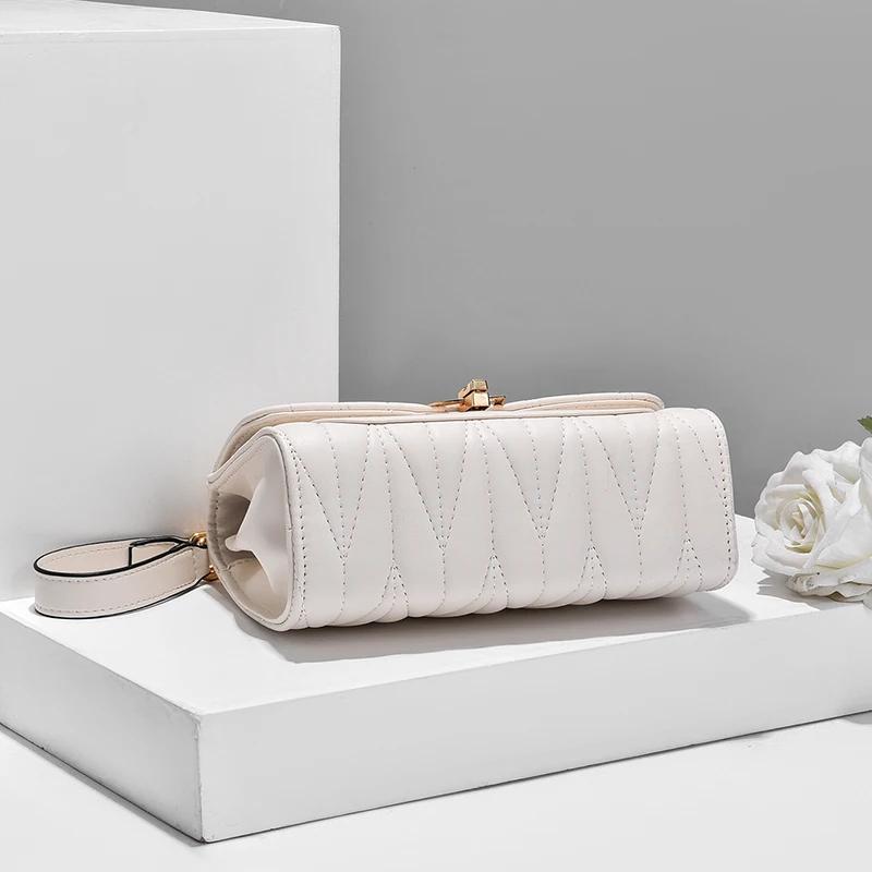 New Women Fashion Peach Heart All-Match Messenger Bag Solid Color Females Square Popular Shoulder Chain Flap Bags For Ladies