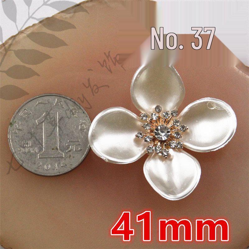 ABS Imitation Pearl Large Flower Center with Three, Four, and Five-Petal Options