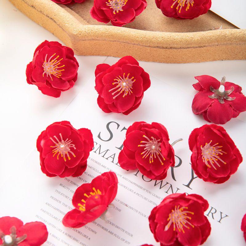 

100 шт. Шелковые искусственные цветы Вишневый цвет для свадебного декора Рождественские венки Домашний DIY Скрапбукинг Подарочная коробка Горячие продажи 100 pieces красный