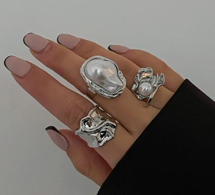 Liquid Metal Pleated Baroque Pearl Ring