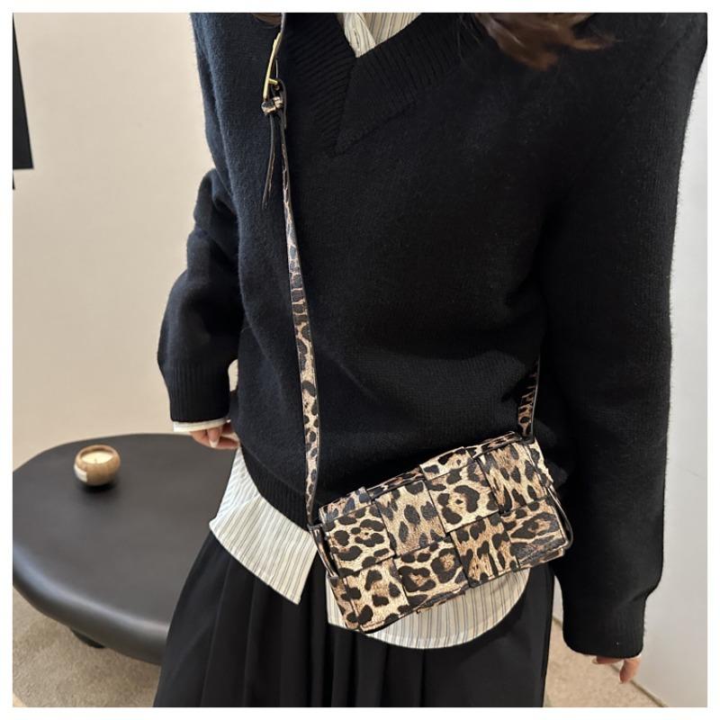 Spring New Leopard Print Small Square Bag Personalized Sweet and Cool Spice Girl Messenger Bag Woven Splicing Shoulder Armpit Bag
