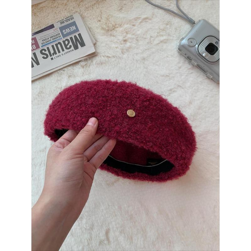 

Берет из овчины Golden Label теплый и льстит фигуре для осени и зимы, подходит для маленькой головы и имеет универсальный вид.. Это модная шляпа художника one size