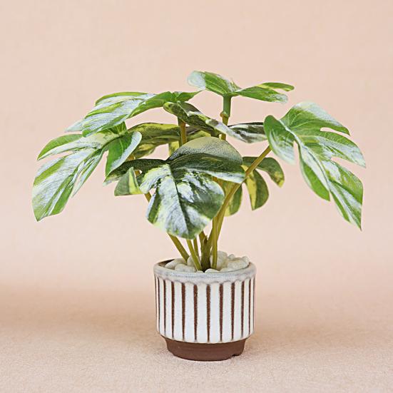 Mini Potted Monstera Doll Mansion Plant 0.0458333333333333 Scale Miniature Monstera Plant