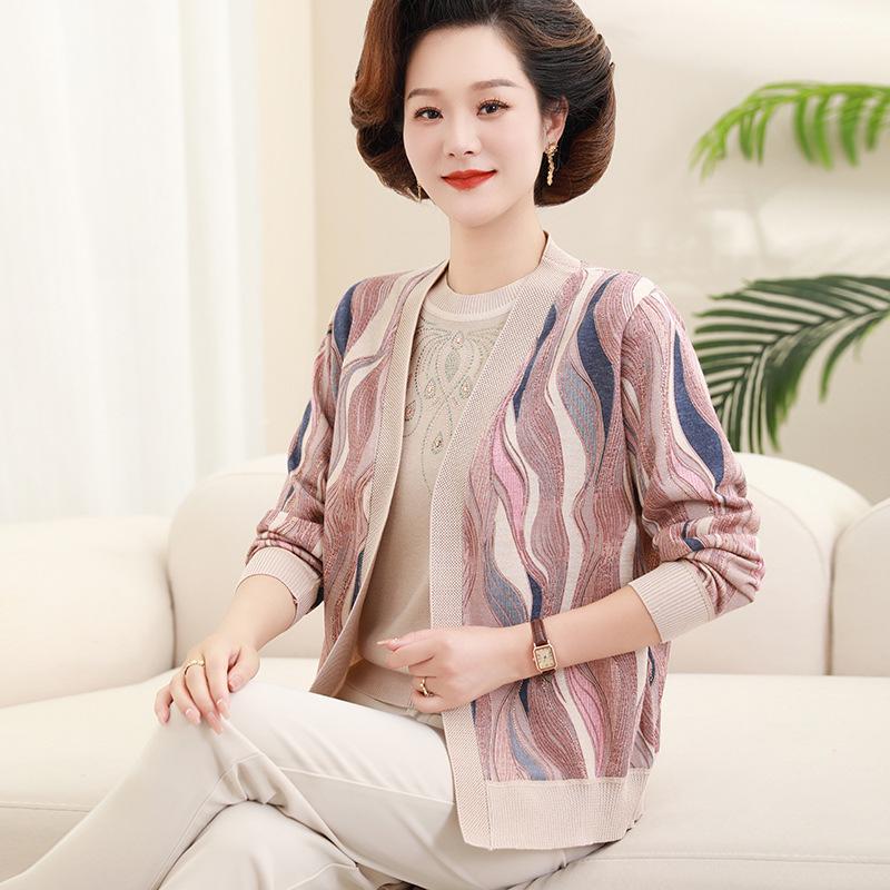 

Spring Two-Piece Set for Middle-Aged Women: Short-Sleeve T-Shirt & Cardigan, Ice Silk, Lightweight. 4XL (Recommended 67.5-75 kg) фиолетовый